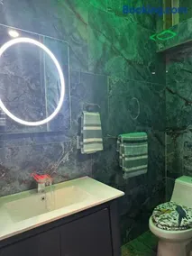 420 Friendly Suites - Image 2