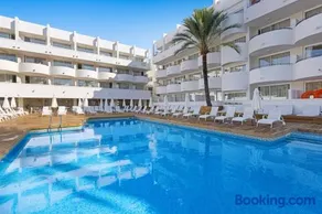 Palmanova Beach Apartments by TRH - Image 1