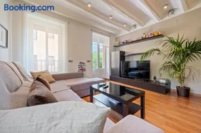 Hauzify I Apartaments La Plaça - Image 1