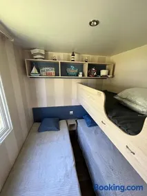 Mobil-home climatisé avec piscine - Image 3