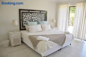 La Tramonto Beach House - Image 2