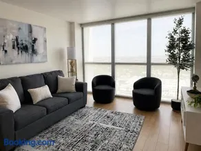 Luxury Downtown Escape Pool, Spa and Cafe - Image 1