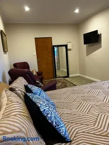 105 Mary St Westbury - Image 2
