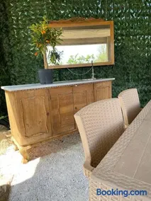 Rose House - Image 4