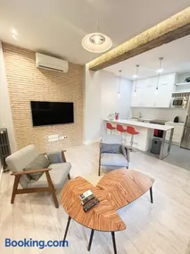 Cómodo y luminoso apartamento en Ventas - Image 2