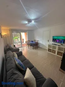 Apartamento céntrico con amplia terraza en L'Estartit - Parking incluido - Image 4