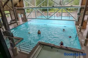 King Bed, Balcony, Pool, Hot Tub, Sauna - Image 3