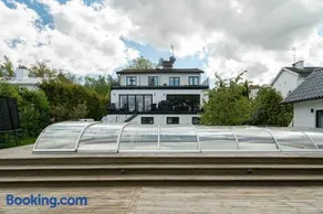 Luxury Villa Solna Private Pool Lake View 300Sq - Image 2