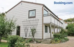 Nice Home In Lysekil With Sauna - Image 3