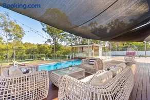 Luxury & Peaceful Waterfront Retreat Paradise - Image 1