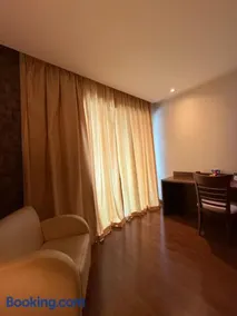 Master Plaza Hotel - Image 5