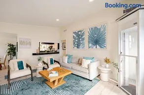 Amazing location, Unique Oceanfront Beach House! - Image 2