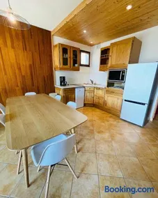 Appartement rénové à 200m de la plage + garage - Image 3