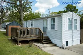 Clyde's Cabin with a private Hot Tub - Image 1