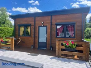Chalet 2 personnes avec jacuzzi privatif et piscine saisonnière partagée - Image 1