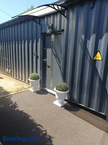 Hébergement dans un conteneur Maritime - Image 1