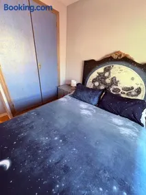2 Apartamento Céntrico , Cómodo, Tranquilo y con WiFi - Image 1