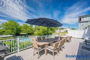 Coastal Escape: Pool, Pet-Friendly Near Beach - Image 3