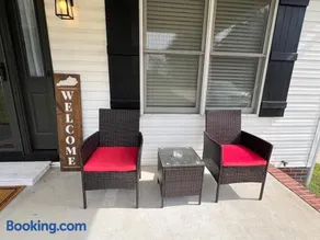 Great comfy place and convenient location - Image 3