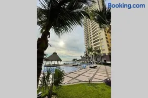Condominio de lujo a Pie de Playa - Image 1