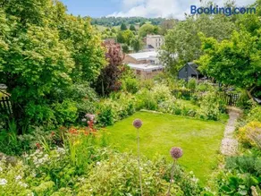 3 Bed in Stroud oc-78968 - Image 3