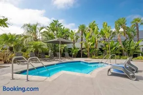 Luxurious stay near the beach - Image 2
