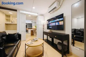 VietHOME - 102 Spacious Studio w Kitchen FREE Laundry - Image 1