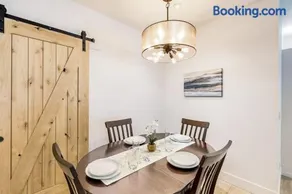 Sunny apartments with fireplace partial ocean views washer&dryer grill & AC - Image 3