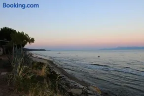Holiday Home Sea Front - Image 4