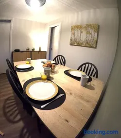 Orange Squirrel Lodge - Image 5