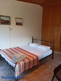 Holiday House Rizomylos - Image 2