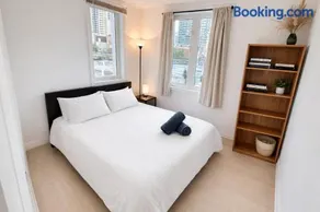 King West Private Rooftop Retreat - Image 3