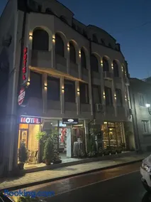 Hotel Oppium Restaurant & Garden - Image 2