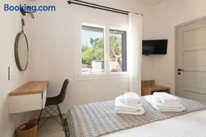 Camara Luxury Apartments (Deluxe Apartment) - Image 1