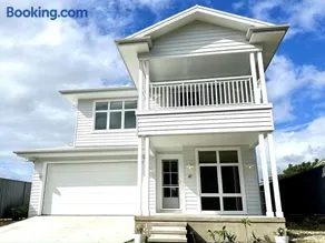 Saltwater House - Opposite the Beach! - Image 1