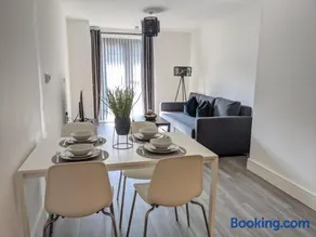 Suffield Lodge by Wycombe Apartments - Image 2