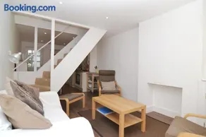 Charming Cottage with Roof Terrace - Image 5