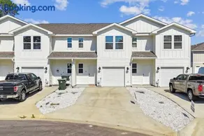 New Home near UWF & PNS Beach! - Image 4