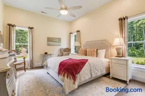 Friendswood - Quaint Home on Horse Farm, Gorgeous Views! - Image 4