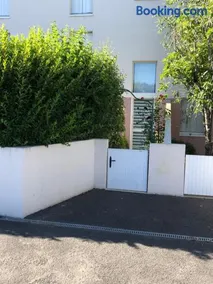 Appartement quartier Hôpital en duplex avec parking et jardinet - Image 2