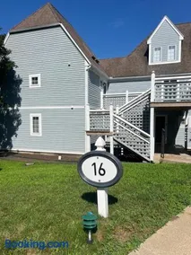 Newly Renovated Loft Villa at Norwich Spa with amenities, 3 minutes to Mohegan - Image 2