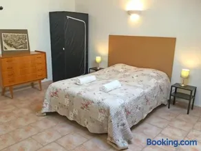 Large family home with private pool in Vignères, 10 sleeps. - Image 4
