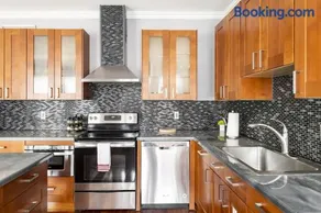 Riverfront Penthouse Suite in Midtown Harrisburg near Hershey - Image 4