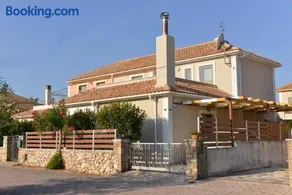 Castello Villa - Image 1