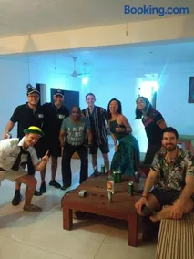 Hitchhike Backpackers - Image 5