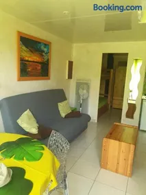 Studio cabine familial, rez de chaussée,piscine et parking privés - Image 1