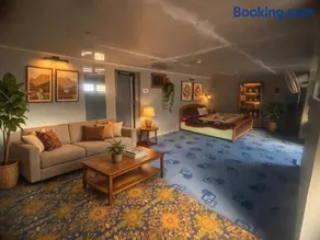 HOTEL FOOD POINT & Restaurant - Image 4