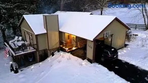 Spacious Catskills Home with Covered Hot Tub - Image 5