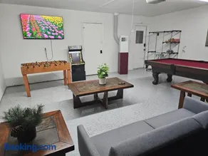 Cozy Retreat near DFW & Stadium/Game Room - Image 2