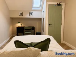 Cosy house near Anfield and Goodison Park - Image 4